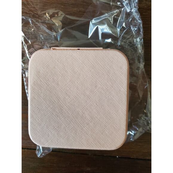 Just a Girl Who Loves Turtles Turtles & Butterflies Zip Close Travel Jewelry Box - Picture 2 of 5